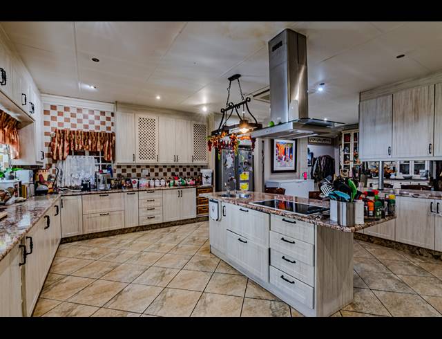 5 BEDROOM HOUSE FOR SALE IN AMANDASIG